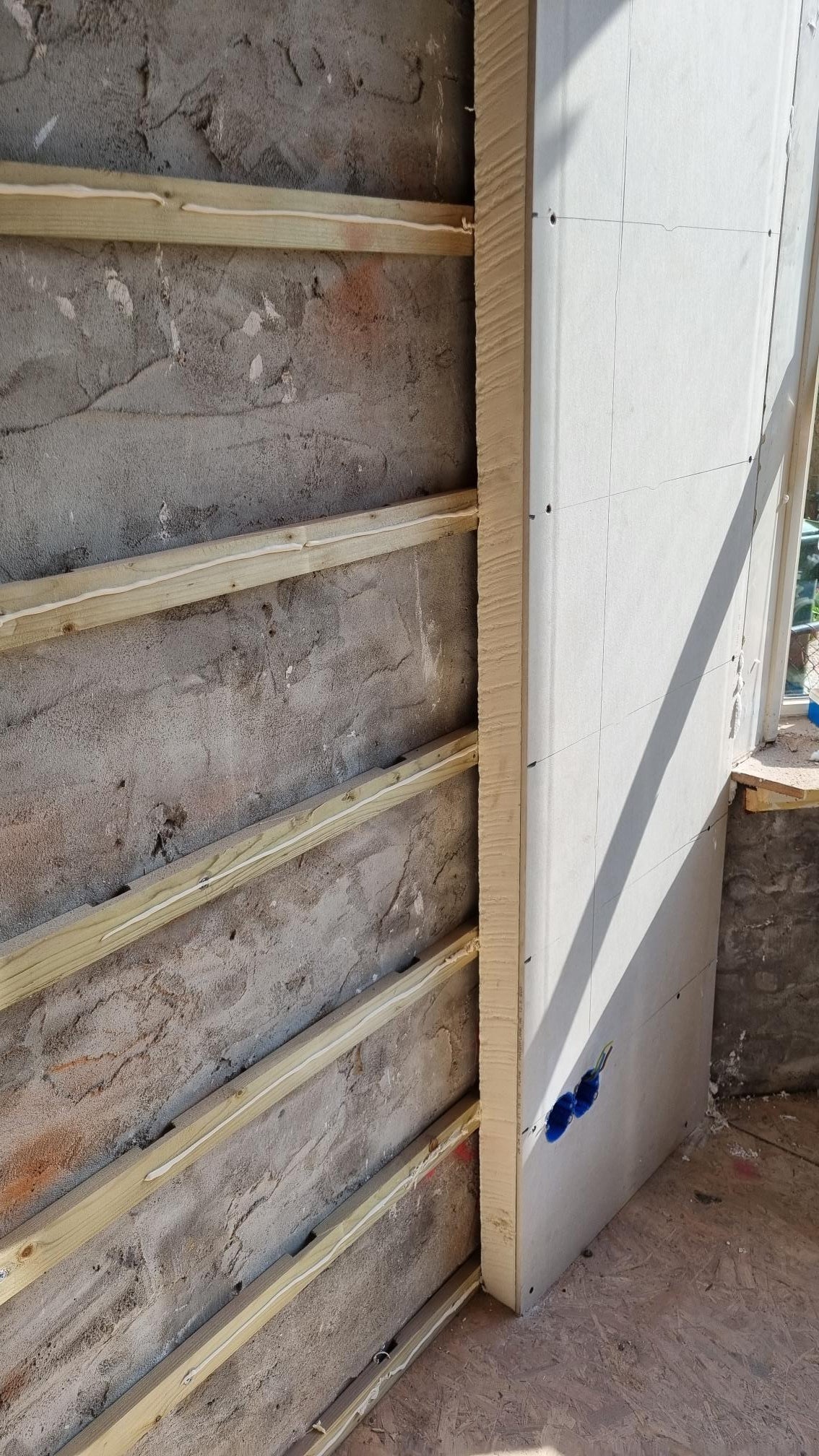 Voorzetwand PIR paneel met gelijmde gipsplaat