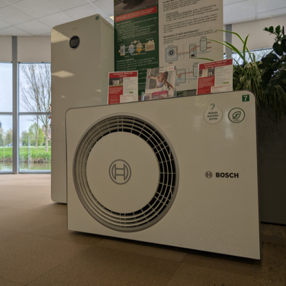 Bosch Compress 5800i AW (7kW) + Boiler Tower 170 liter All-Electic