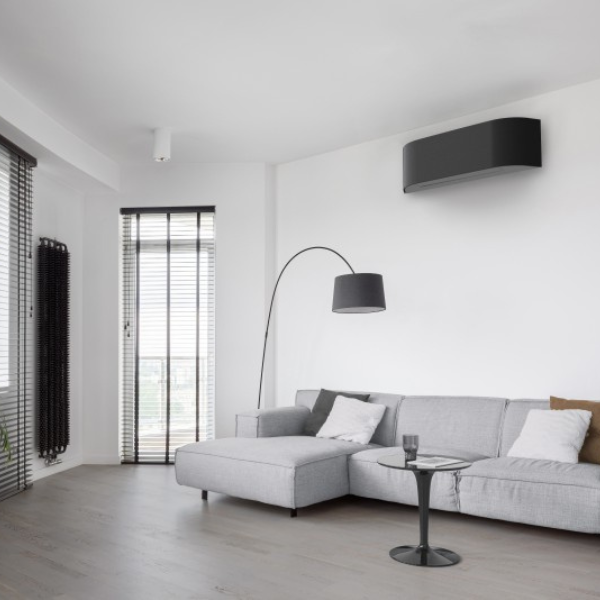Toshiba Haori airco hoes in het zwart