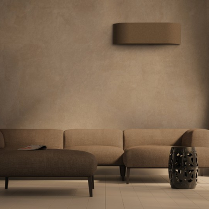 Toshiba Haori airconditioning in woonkamer bruin