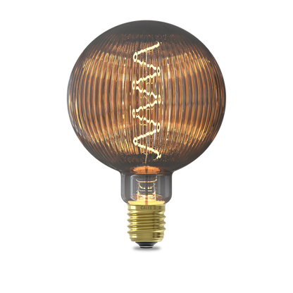 Calex Nantes Smokey E27 filamentlamp met ingeschakeld warm licht