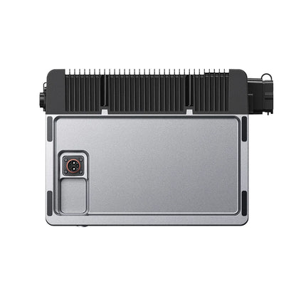 Batterijaansluiting aan de onderzijde van de Zendure SolarFlow 2400 AC+